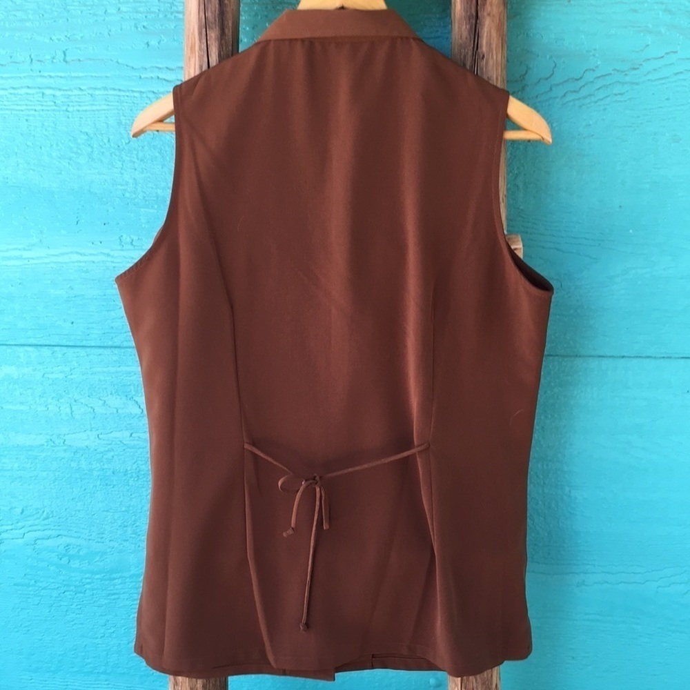 CLEARANCE Y2K SLEEVELESS BUTTON DOWN TOP W/ TIE BACK BROWN  VINTAGE SIZE MEDIUM - Picture 3 of 3